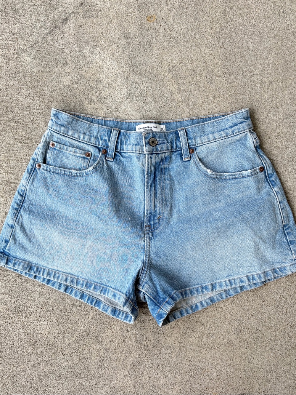 Abercrombie and Fitch high rise mom short curve love denim jean shorts NWT - Picture 3 of 4